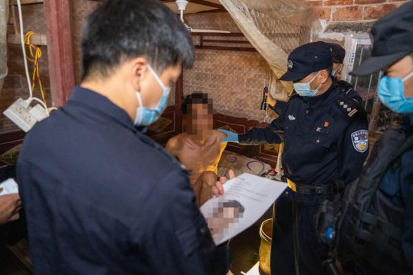 他们不能露脸，但他们有话说