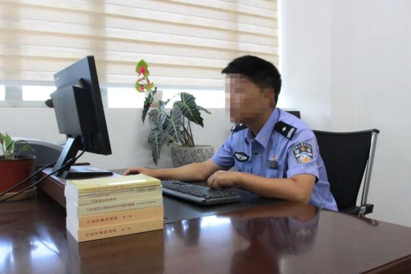 又一位！年仅40岁的他，已是满头白发