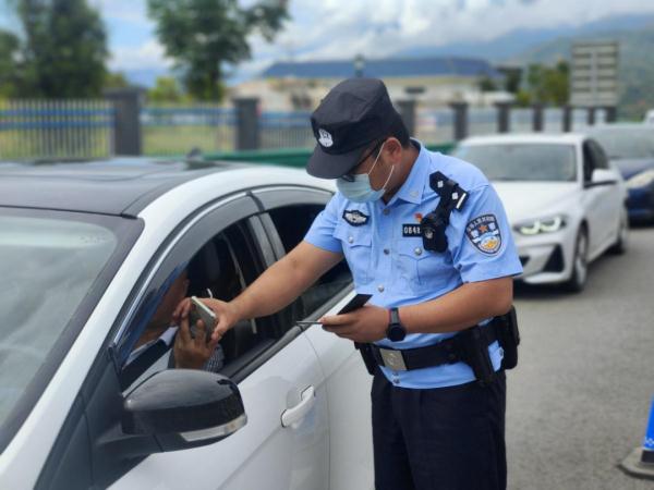 他们不能露脸，但他们有话说