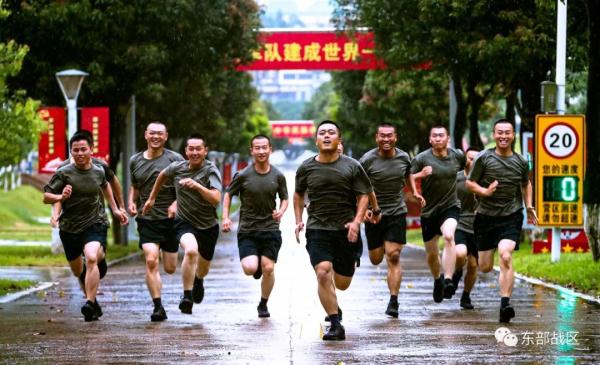 入伍3个月，他成为新训“全能王”！