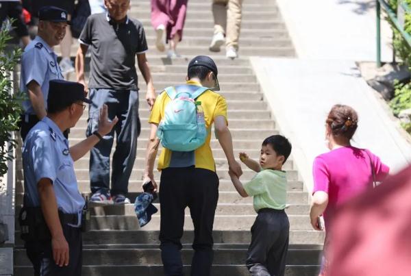 在中轴线制高点执勤,什么体验? 在中轴线制高点执勤,什么体验?