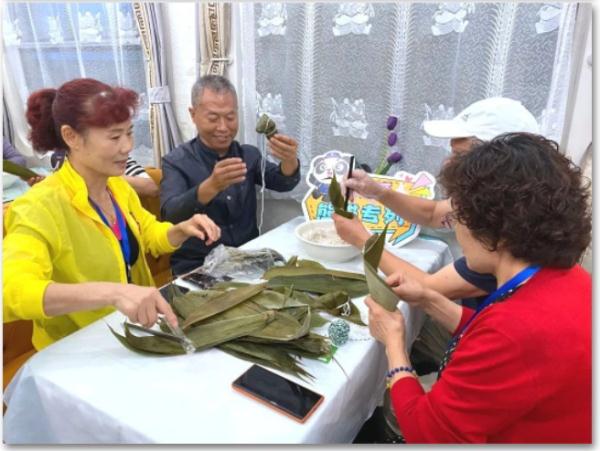 这趟列车 全国独有！“熊猫邮局”登上“熊猫专列”