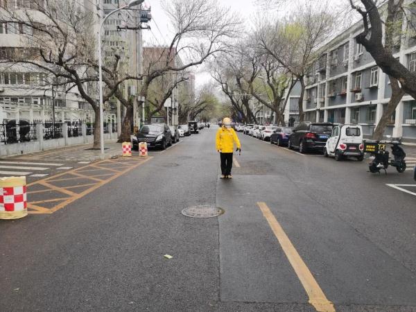 闯红灯、逆行、醉驾…事故频发！街头这种车，不应再“任性驰骋”