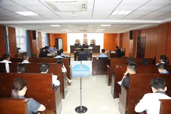 江苏一男子用菜刀锅铲砍伤妻子致其死亡，法院：案情重大，择日宣判