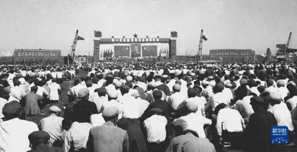 70年7代车——从解放卡车“七世同堂”巡游回望“车轮滚滚”旧时光