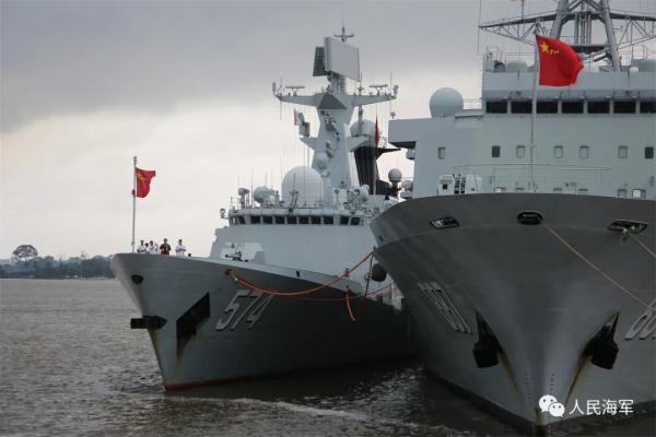 西非港口三亚舰上,中国海军老兵一席话让人泪奔 西非港口三亚舰上,中国海军老兵一席话让人泪奔