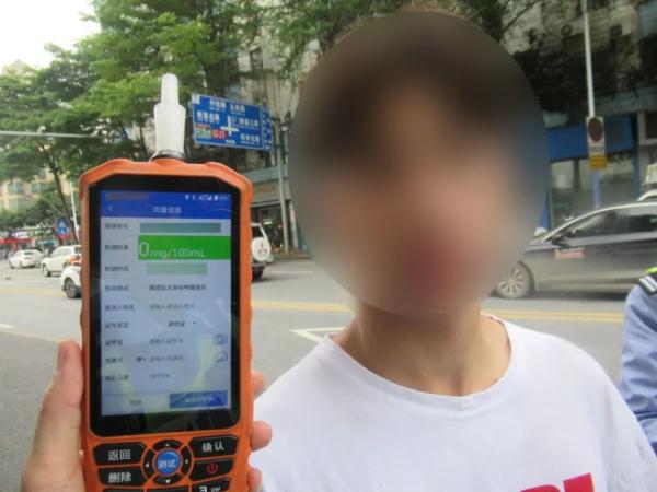 19岁小伙无证驾驶连撞3车,“撞”出醉驾司机…… 19岁小伙无证驾驶连撞3车,“撞”出醉驾司机……