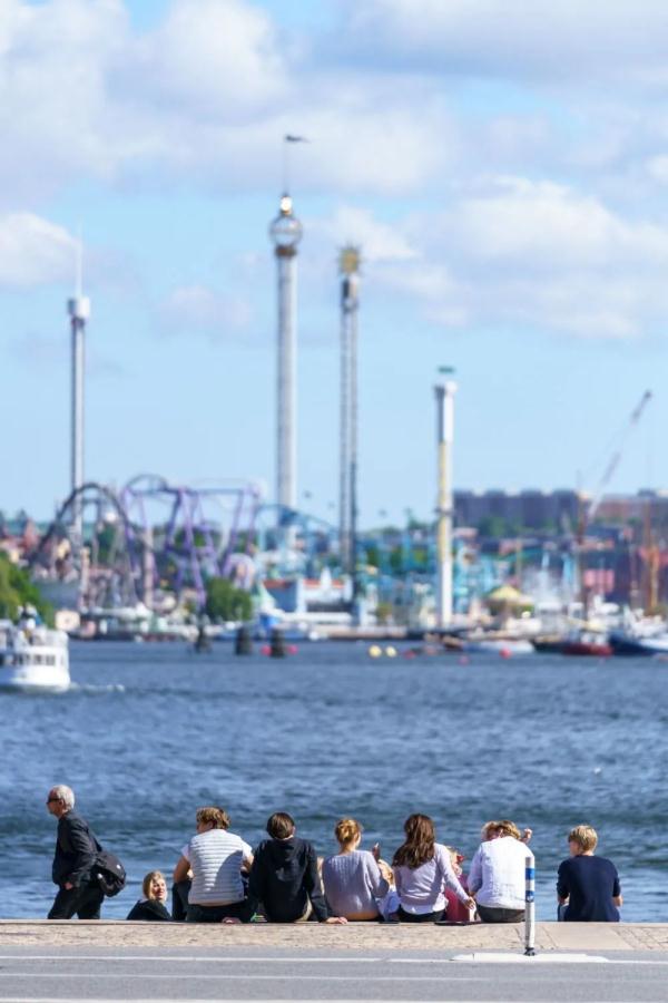 至少1死9伤！知名游乐园发生意外，每年超百万游客