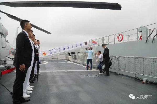 西非港口三亚舰上,中国海军老兵一席话让人泪奔 西非港口三亚舰上,中国海军老兵一席话让人泪奔