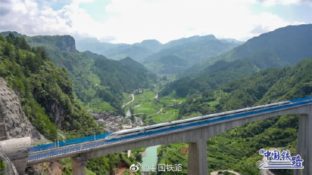 贵南高铁新建龙里北至荔波段进入运行试验阶段