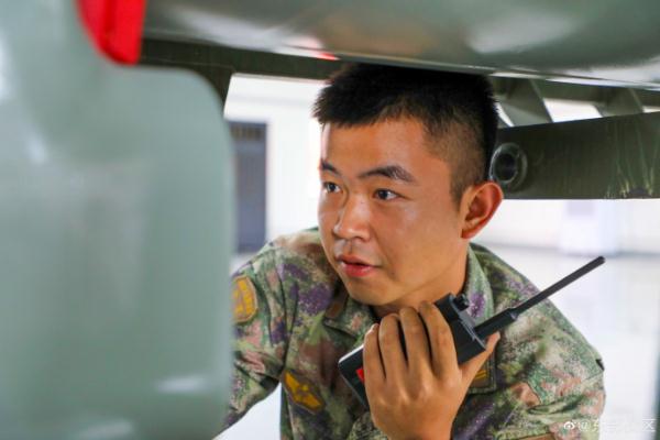 东部战区空军某场站组织常态化弹药检修 保障战机随时能战