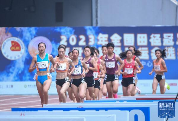 田径|全国冠军赛:王春雨夺得女子1500米冠军 田径|全国冠军赛:王春雨夺得女子1500米冠军