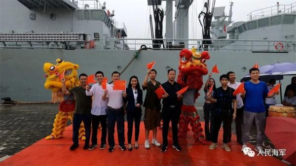 西非港口三亚舰上,中国海军老兵一席话让人泪奔 西非港口三亚舰上,中国海军老兵一席话让人泪奔