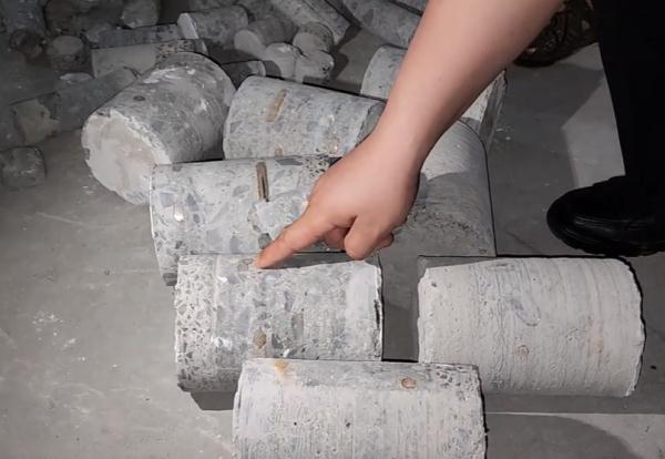 “沉迷”打洞,难以停工?沪一小区地库天花板变“马蜂窝”,究竟作甚…… “沉迷”打洞,难以停工?沪一小区地库天花板变“马蜂窝”,究竟作甚……