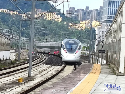 贵南高铁新建龙里北至荔波段进入运行试验阶段