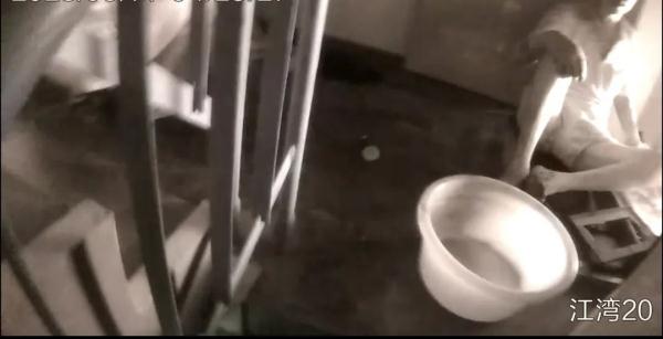 人命要紧,我现在的任务就是把你救出去 人命要紧,我现在的任务就是把你救出去