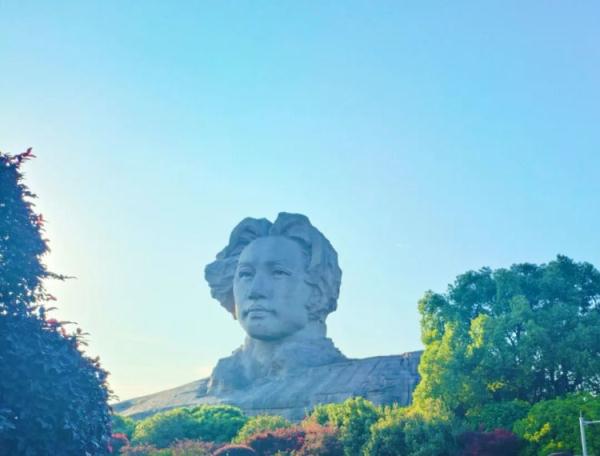 女生放弃保研清华选择国防科大,只为从军报国! 女生放弃保研清华选择国防科大,只为从军报国!