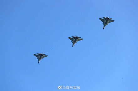 直击歼-15多课目飞行训练