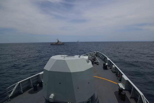 中越两军开展第34次北部湾联合巡逻 中越两军开展第34次北部湾联合巡逻