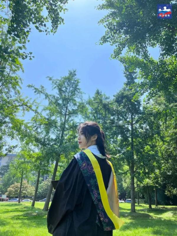 女生放弃保研清华选择国防科大,只为从军报国! 女生放弃保研清华选择国防科大,只为从军报国!