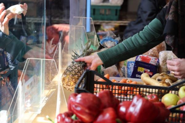 报告:去年七分之一英国人吃不饱 报告:去年七分之一英国人吃不饱