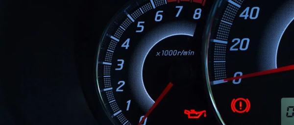 八达岭高速上火光冲天，只剩车架…北京将迎连续高温“烤”验，警惕爱车“上火”！