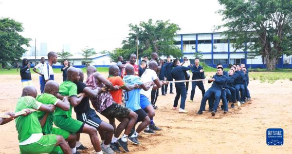 中国海军第43批护航编队圆满结束对科特迪瓦友好访问