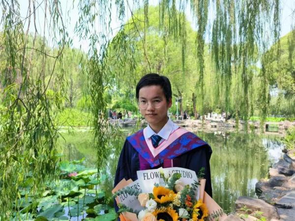 “搬砖”男孩林万东，从清华毕业去了这里……