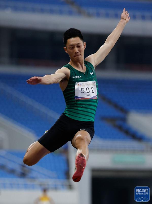 田径全国冠军赛 | 王嘉男获男子跳远冠军