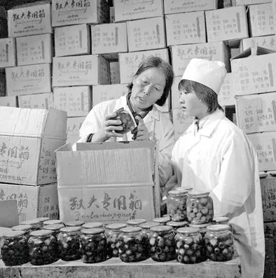 在荧幕内外弘扬“纪兰精神”——电影《申纪兰》主创人员专访