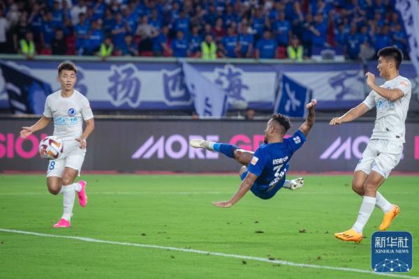 中超 | 武汉三镇平大连人