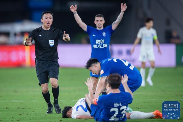 中超 | 武汉三镇平大连人