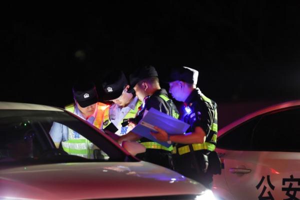 重庆大渡口警方开展夏季治安打击整治集中清查行动