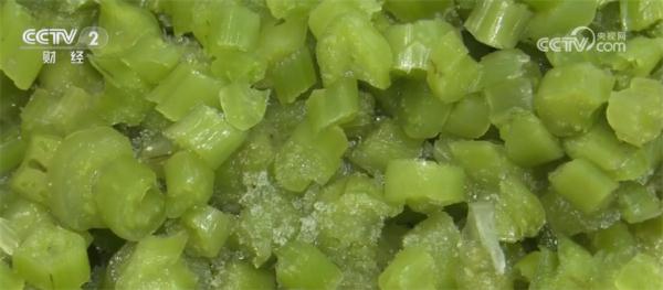 国产山葵“吃香” 采收高峰期种植户全家齐上阵 国产山葵“吃香” 采收高峰期种植户全家齐上阵