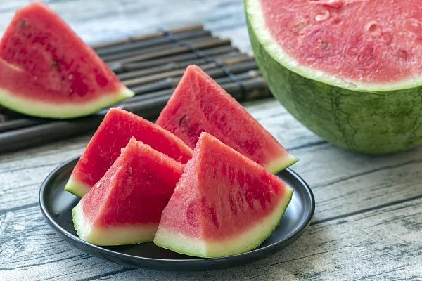 【热搜】网传：中医不让吃水果，是真是假？3位中医回应了这个说法……