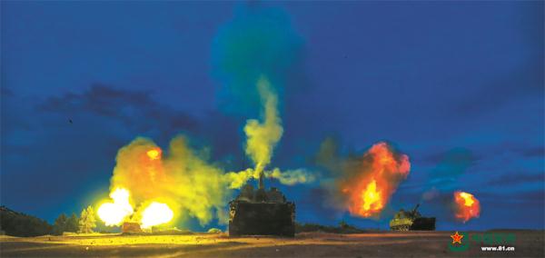 星夜出击！第74集团军某旅炮兵营开展跨昼夜实弹射击演练