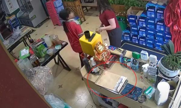 母亲私拆女儿档案袋，后续来了！她发文道歉，档案已重新审核封印