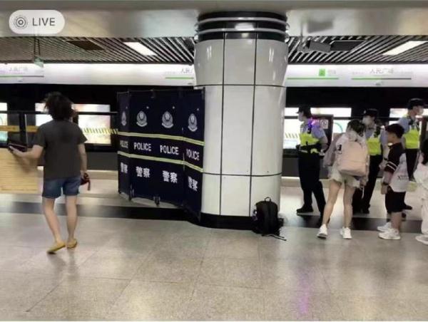 故意编造不实信息！贺某已被拘