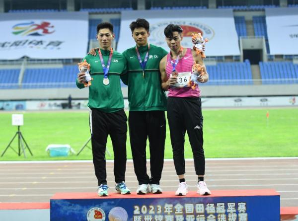 走过伤痛的漫长季节,猛将石雨豪,棱角刚刚好 走过伤痛的漫长季节,猛将石雨豪,棱角刚刚好