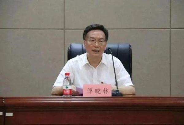 退休6年后，一省政府原秘书长主动交代问题