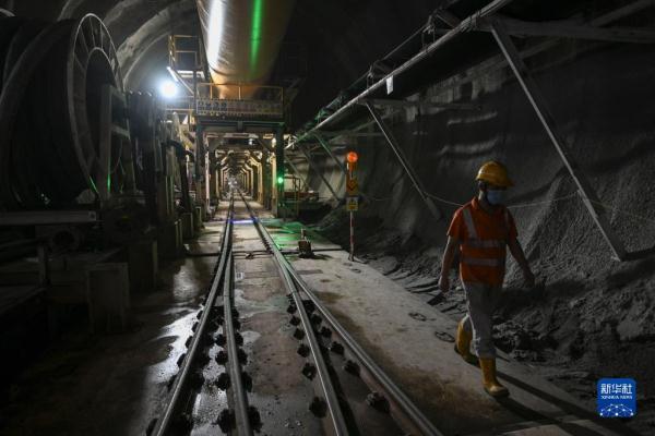 探访马东铁项目云顶隧道掘进现场