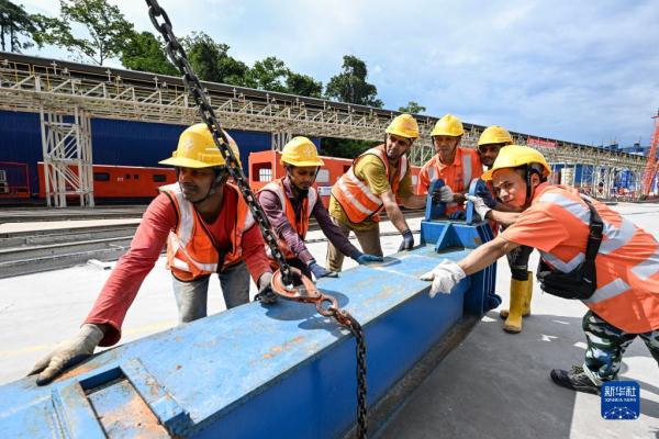 探访马东铁项目云顶隧道掘进现场