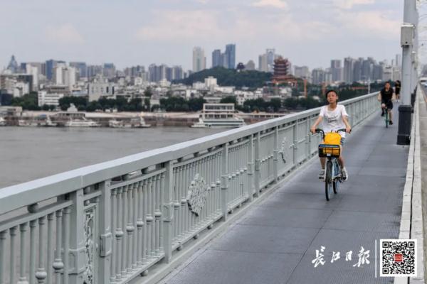 武汉长江大桥换新装了