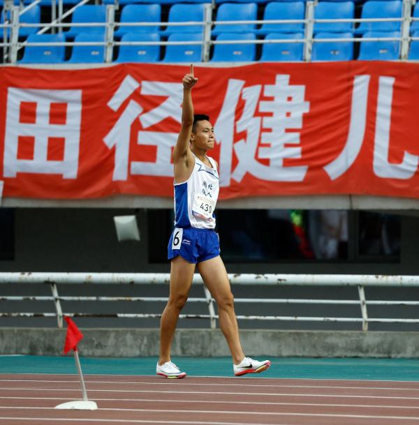 全国田径冠军赛｜朱胜龙获男子110米栏冠军