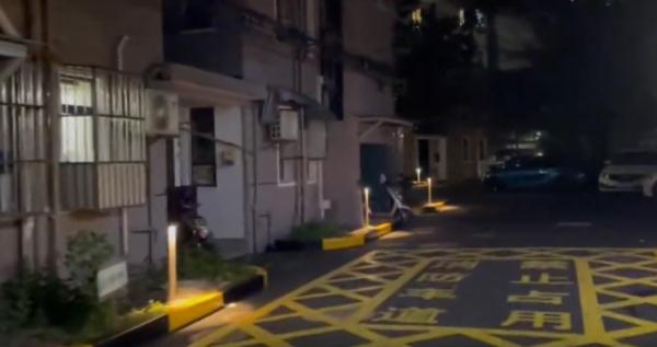 上海一小区改造后被指像“墓区”，居民晚上不敢出门……