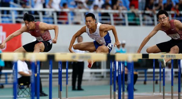 全国田径冠军赛｜朱胜龙获男子110米栏冠军