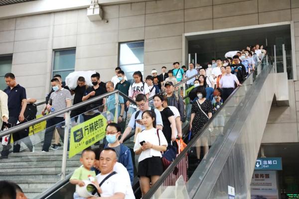 长春站自2023年7月1日零时起实行新运行图