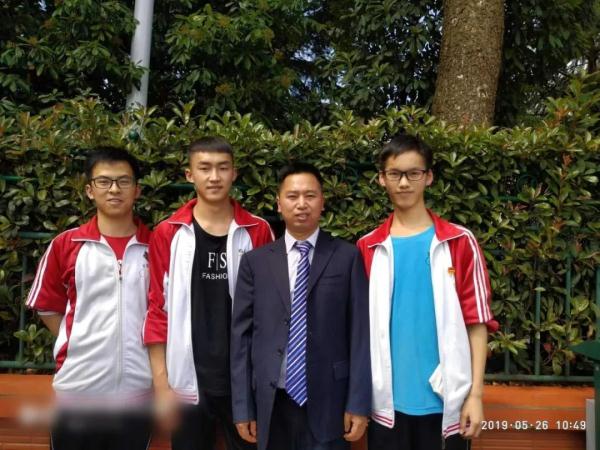 713分考入清华，如今毕业！“搬砖男孩”选择到基层就职