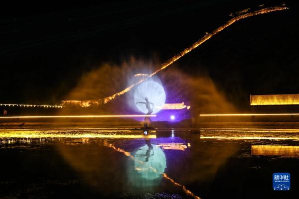 夏日避暑 夜赏长城