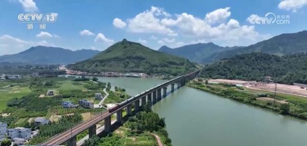 铁路客货运输服务品质不断提升 旅客、货主体验更好 铁路客货运输服务品质不断提升 旅客、货主体验更好